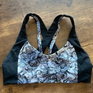 Lululemon Sports Bra. Size 8
